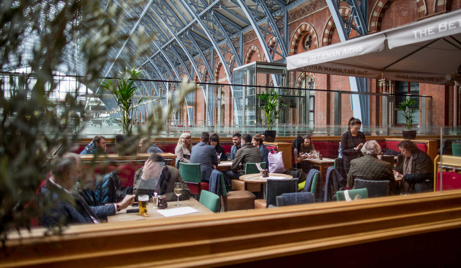 the-betjeman-arms-the-best-pub-in-st-pancras-kings-cross